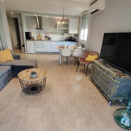 Apartment !sonrie, Estas En Gandia ! A Solo 100m De La Playa 6 Personas!